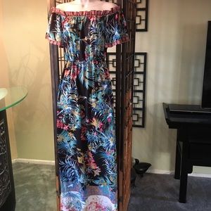 Flying Tomato Off the Shoulder Maxi Dress Size Med Flowy